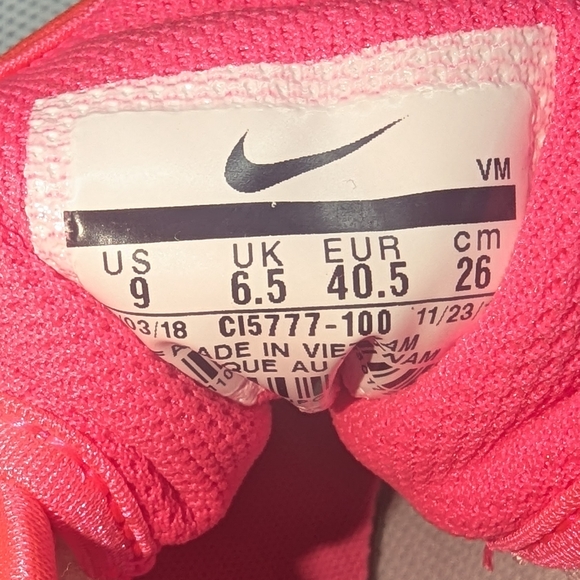 Women’s Nike Air Max size 8.5. Worn once-perfect condition - Picture 4 of 4